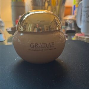 Exfoliating Body Scrub - Passion Fruit & Lime - Gold and Brown